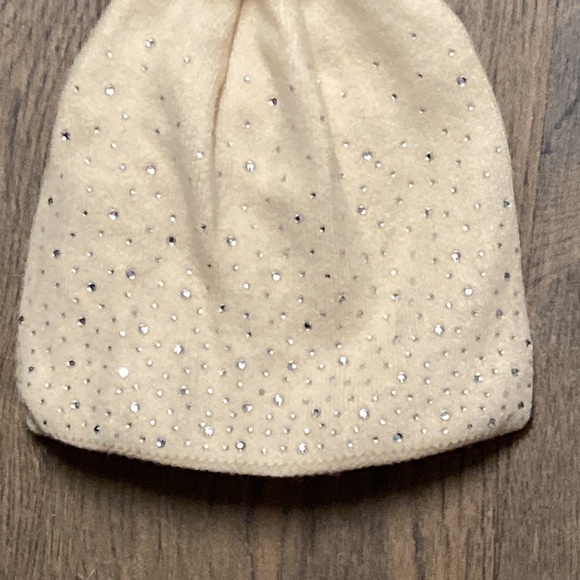 Rhinestone Knit Hat - Picture 4 of 8